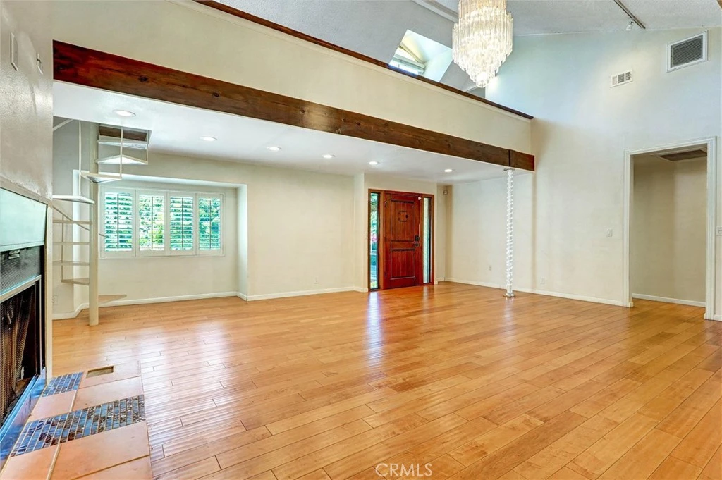 Interior 2