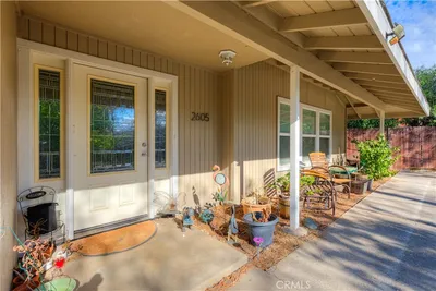2605 Foothill Boulevard photo 2