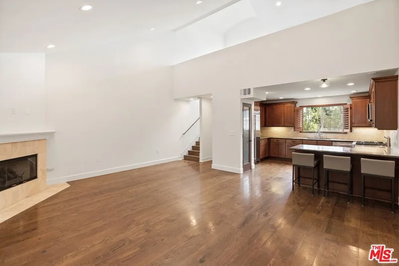 3965 Moore Street 104 photo 2
