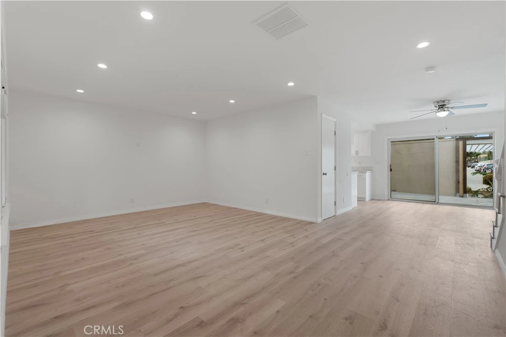 Interior 4