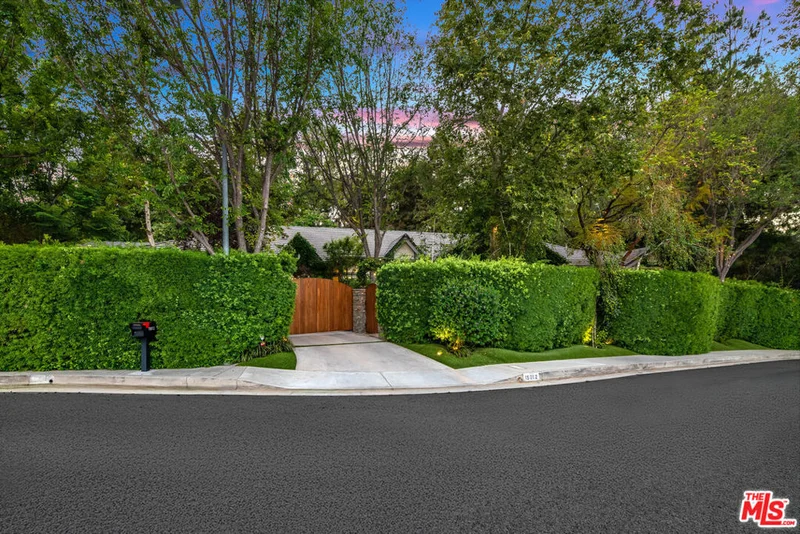 Photo 2 of 19012 Dorlon Drive
