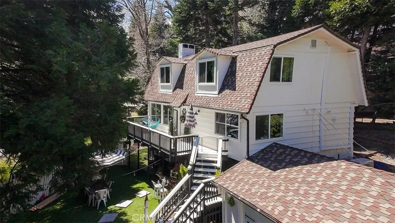 220 Oak Dr.