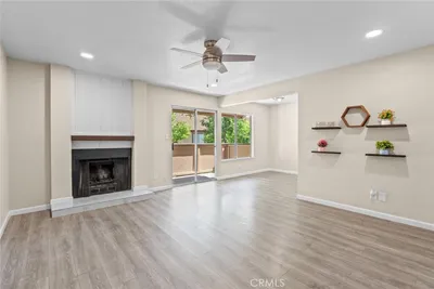 1550 W Ashlan