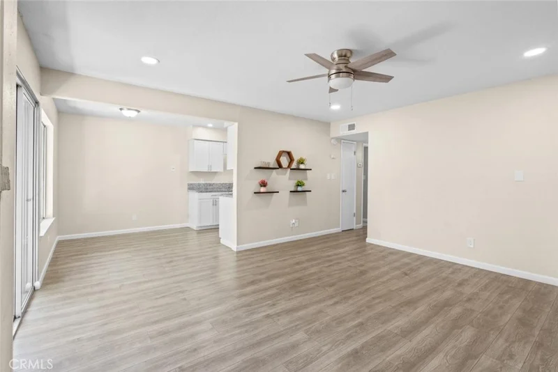 Photo 2 of 1550 W Ashlan