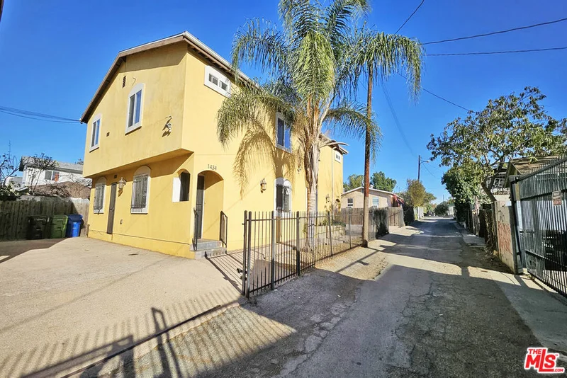 1434 1/2 Ricardo Street