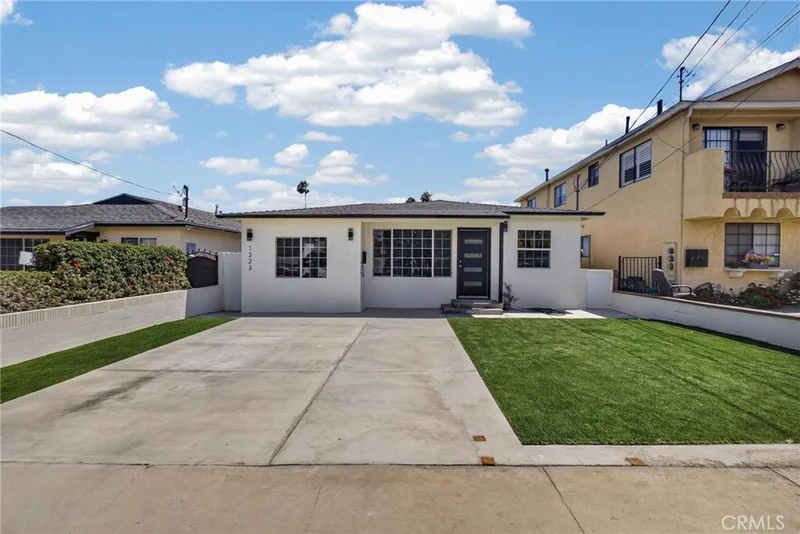 1223 W 23rd photo 2