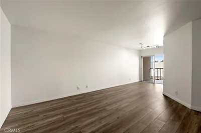 7641 Reseda Boulevard 126 photo 2