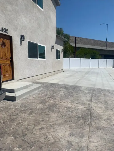 16507 San Fernando Mission Boulevard photo 2