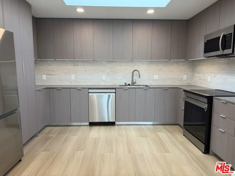5119 Colfax Avenue 303 photo 2