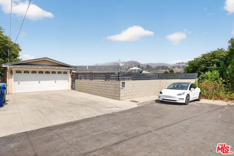 11029 Eldora Avenue, Sunland, CA 91040