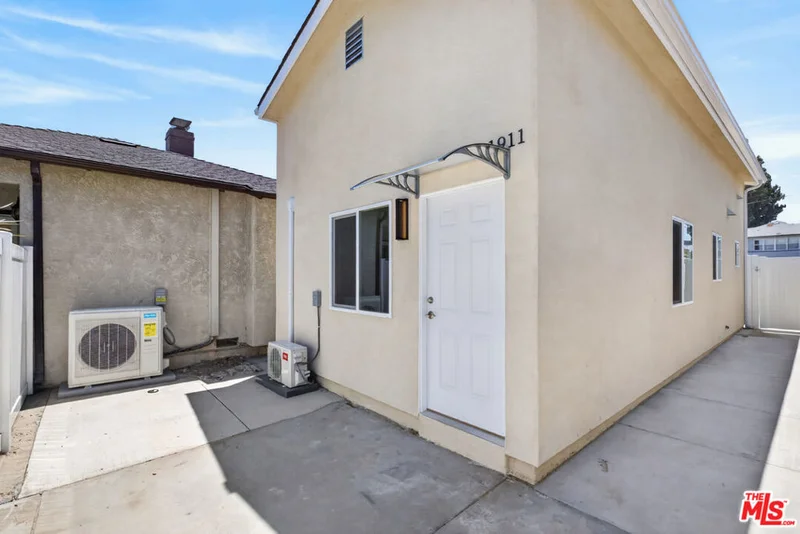 1911 N Manning Street