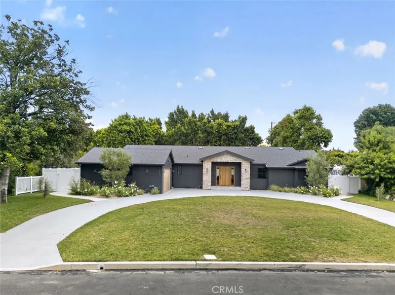 8960 Oak Park Avenue