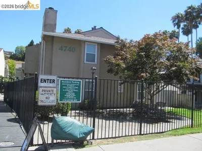 4740 Appian Way photo 2