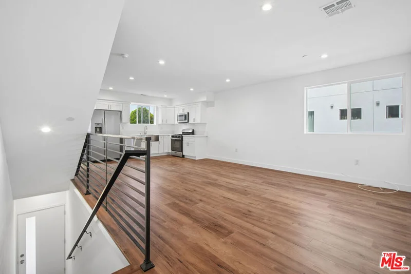 6336 Beck Avenue 2 photo 2