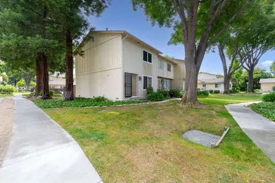 3696 Woodbine Way