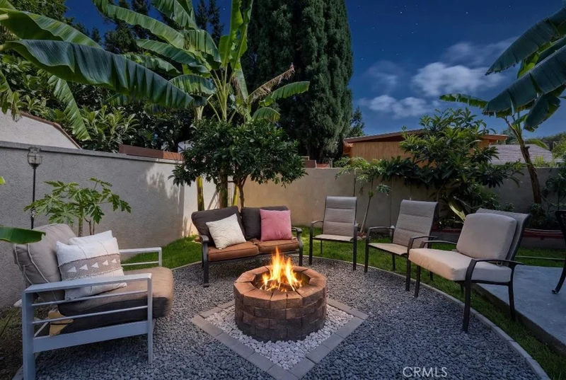 502 E Camile photo 2