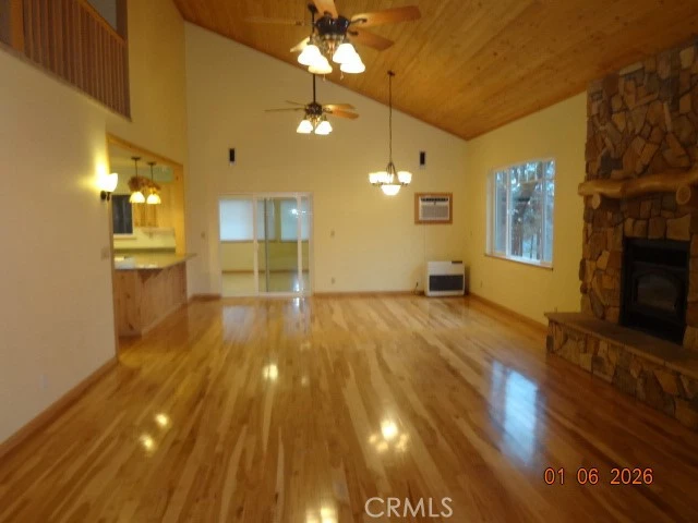 Interior 4