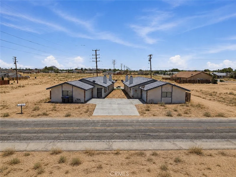 8924 N Loop