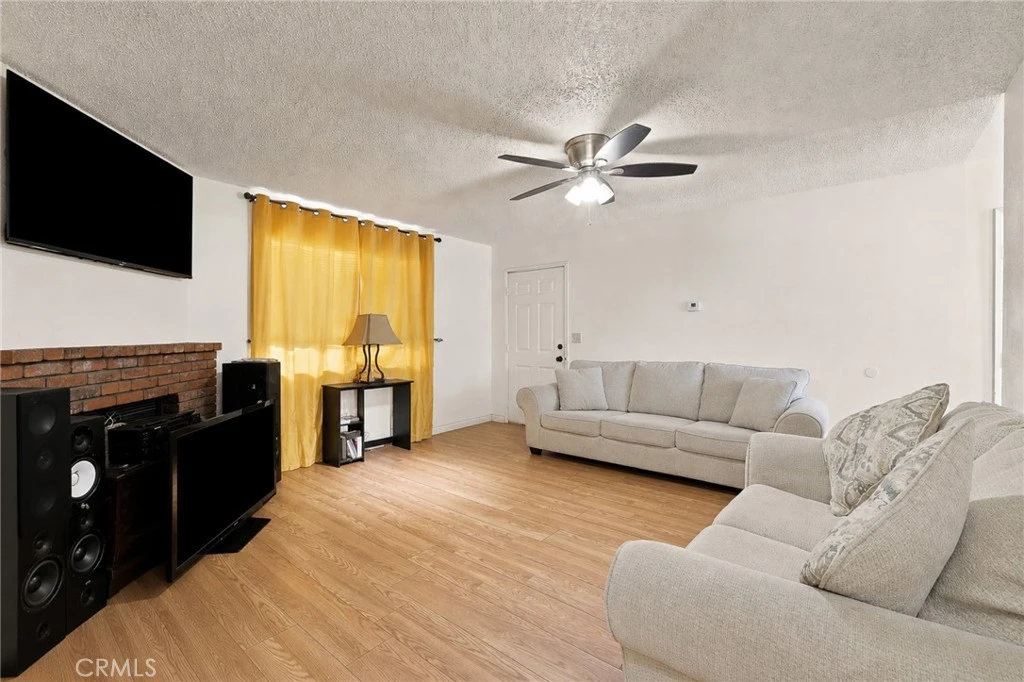 Interior 4