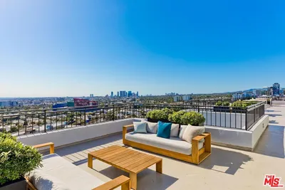 1100 Alta Loma