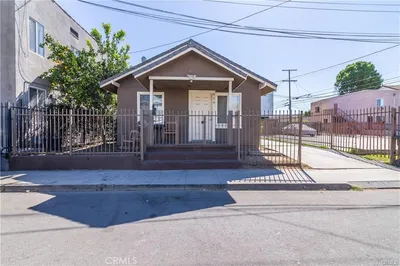926 E 11th 2