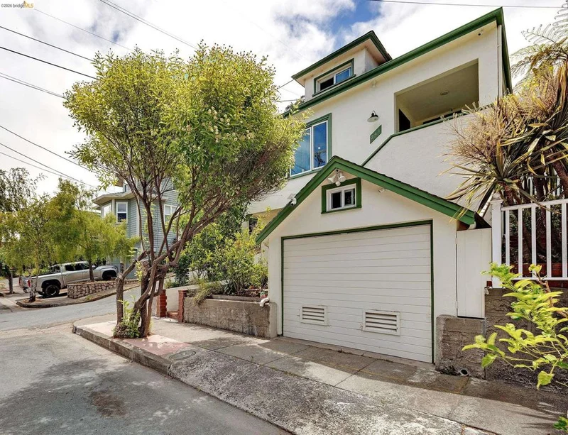 243 Nevada Ave