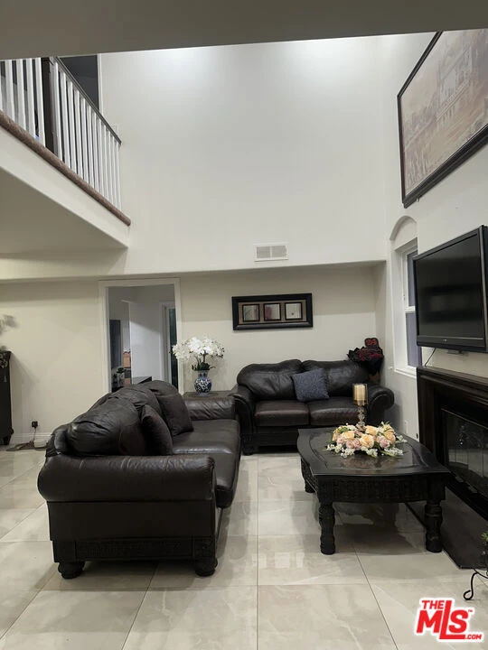 Interior 3