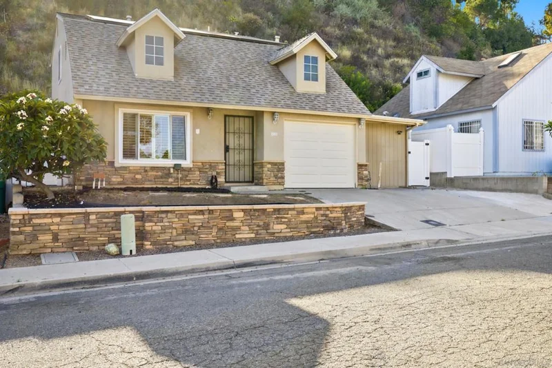 1880 Hanford Dr