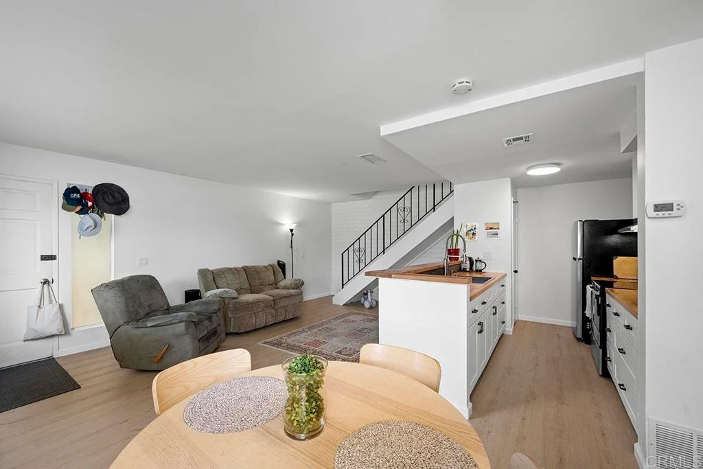 Interior 4