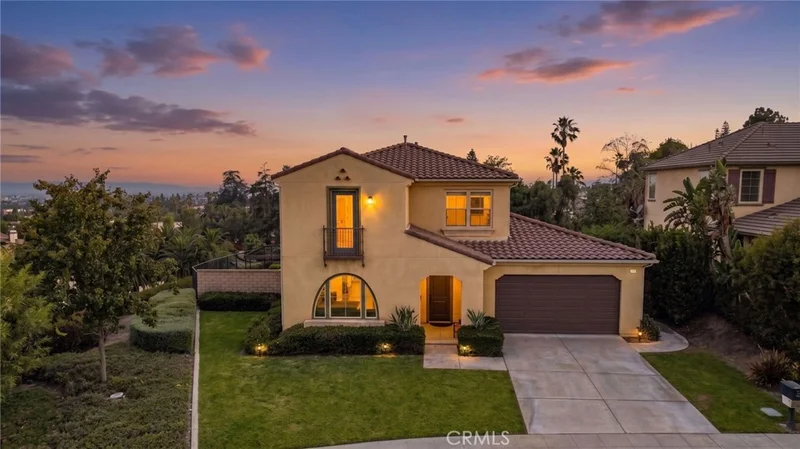 Photo 2 of 864 E Manresa Drive