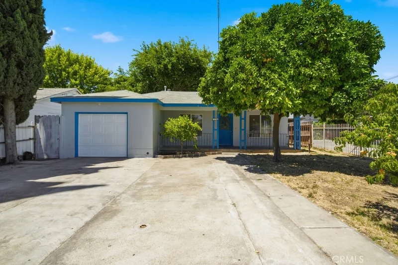 6807 N Cottage