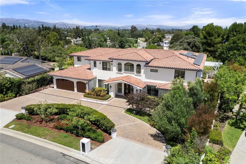 2950 Anacapa Place
