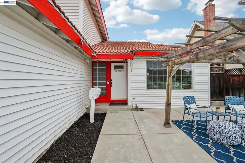 221 Beegum Way photo 2