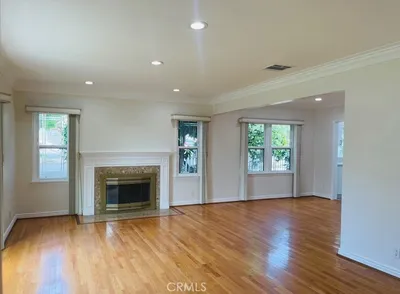 1422 Spazier Avenue photo 2
