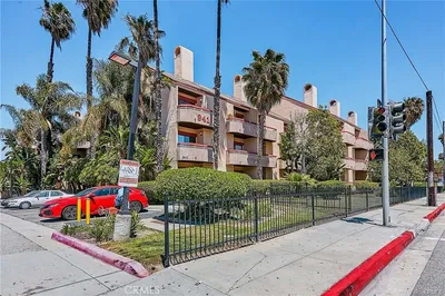 941 W Carson Street 108