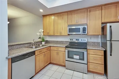 941 W Carson Street 108 photo 2