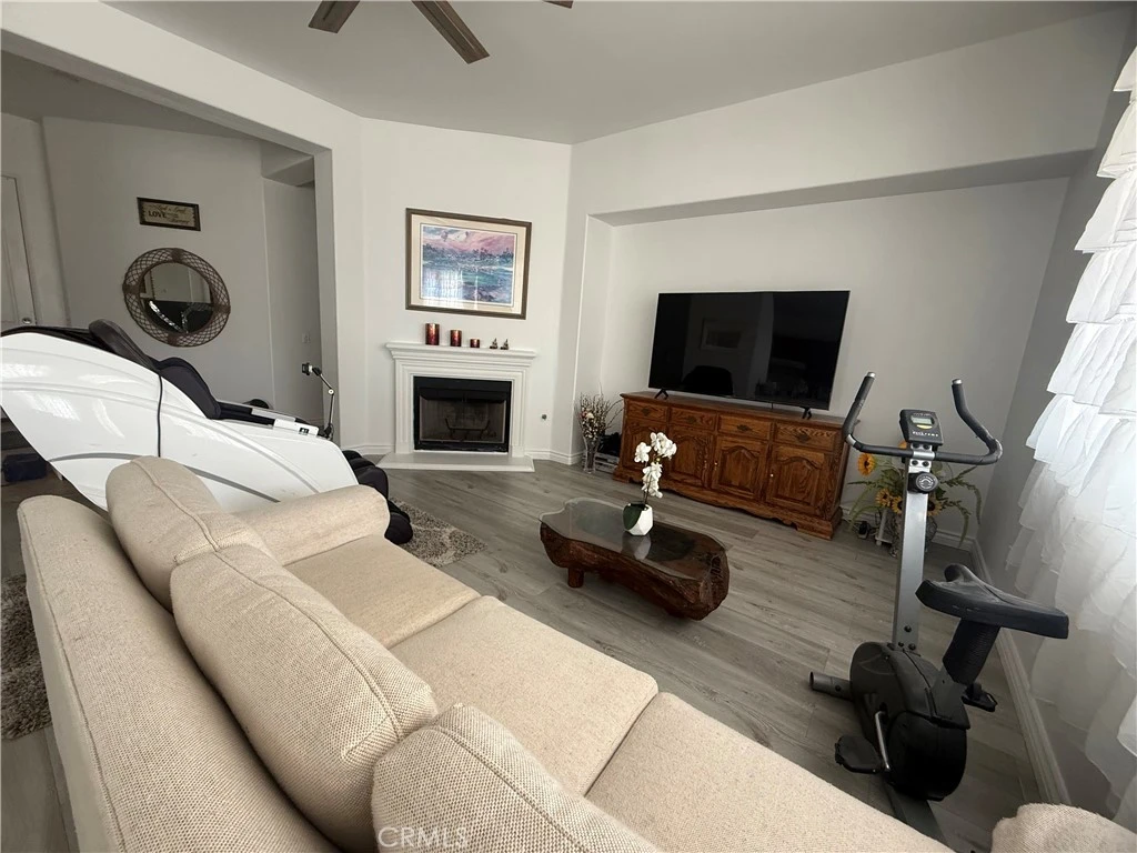 Interior 4