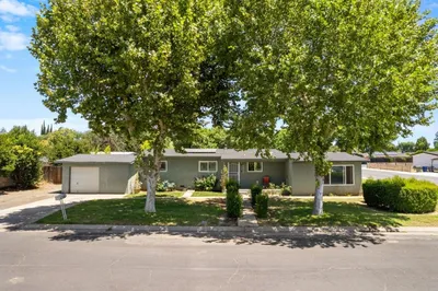 2972 Tuxford Court photo 2