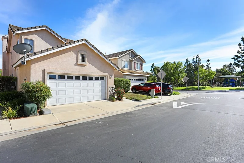 855 Blossomcreek photo 2