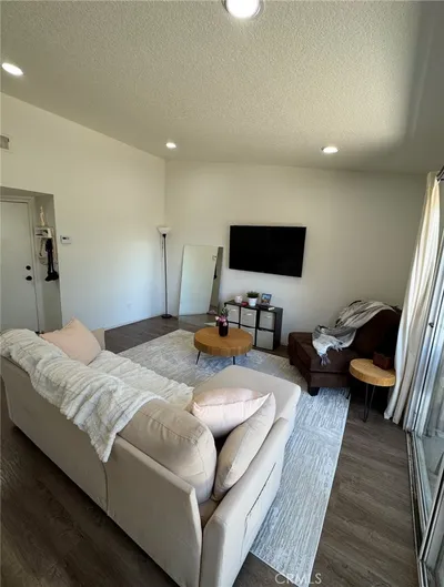 2548 Avenida Del Vista T 202 photo 2