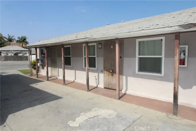 4986 Southern Avenue B photo 2