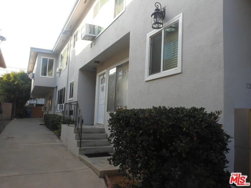 213 S Alexandria Avenue 9 photo 2