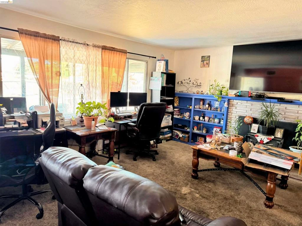 Interior 4