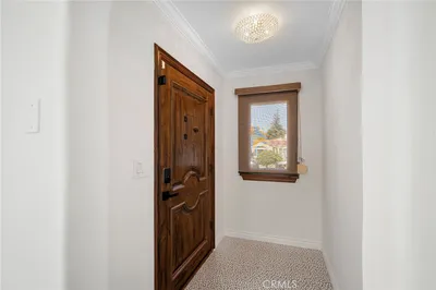 1560 Ridgeway Drive photo 2