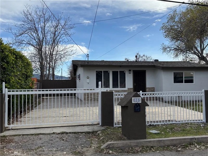 Photo 2 of 885 San Jacinto