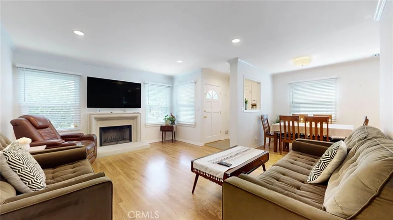Photo 2 of 6434 Blewett Avenue