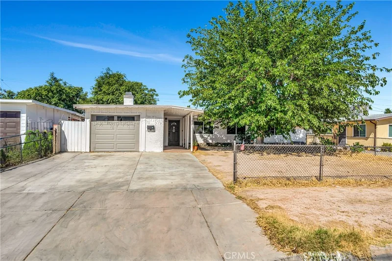 38625 Sumac photo 2
