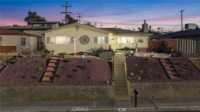 108 W Desert View Drive