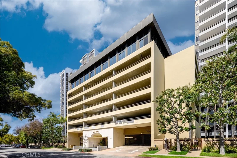 343 Pioneer Drive 1703