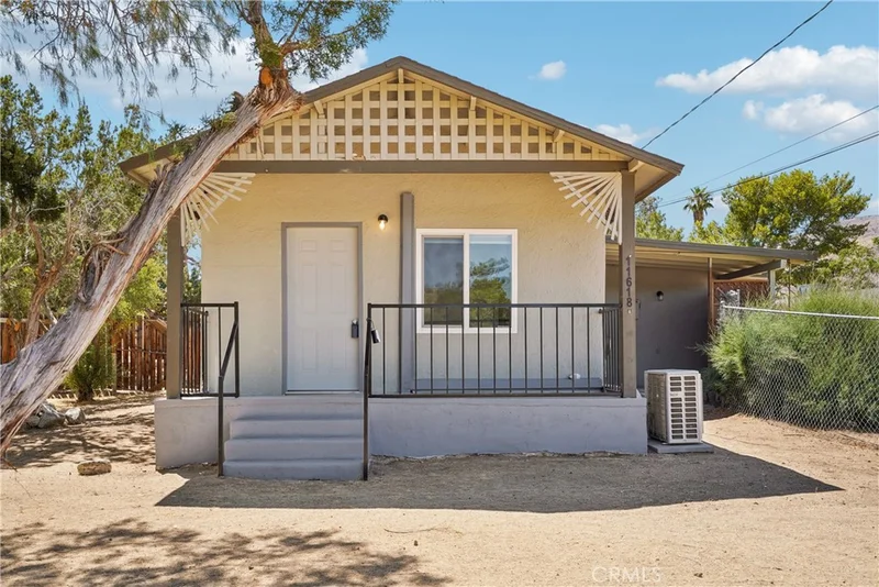 11618 Rosewood Avenue